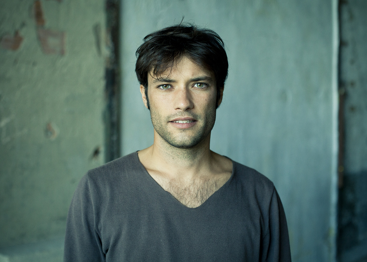 book comedien portraits artistiques marseille lumiere naturelle studio shooting acteur photographe seance photo homme femme