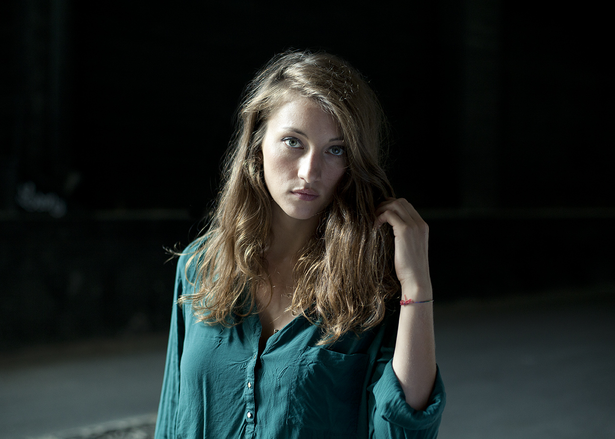 book comedien portraits artistiques marseille lumiere naturelle studio shooting acteur photographe seance photo homme femme